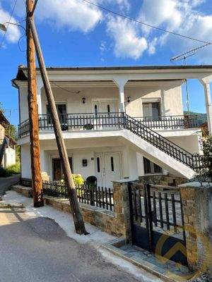 Haus vorder Seite von Straße aus