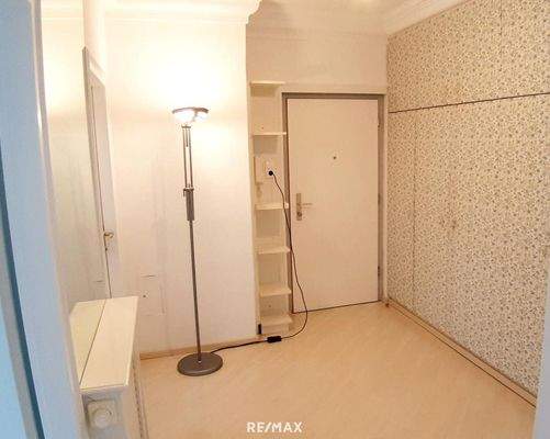 2. Etage,  Vorraum, Blick z 2. Eing.Türe