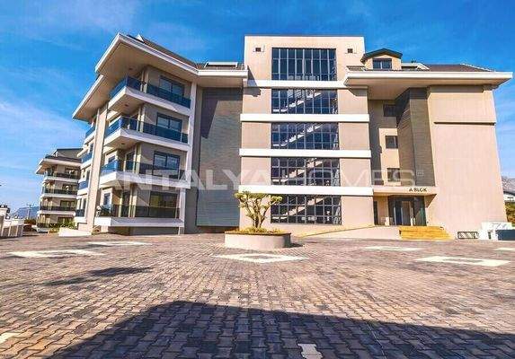 Detached Sea-View House with Private Pool in Alanya