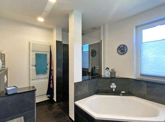 Badezimmer im Obergeschoss