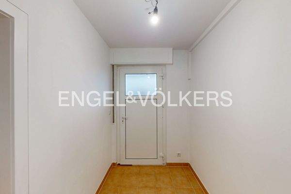 Seperater Eingang zur Einliegerwohnung