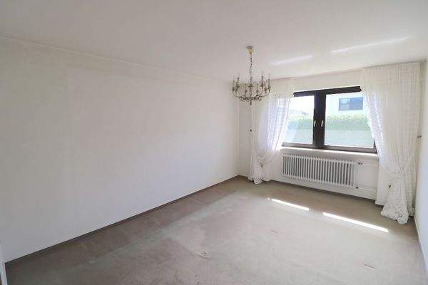 Schlafzimmer mit viel Platz