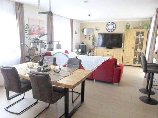 Wohnbereich mit viel Licht