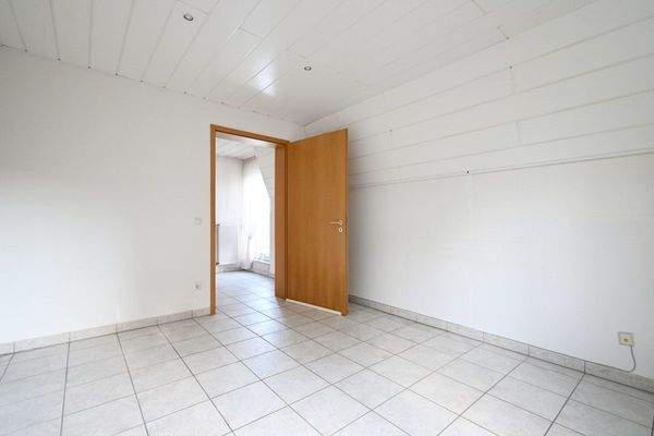 Gebäudeteil LINKS - Kind 2 (Blick 2)