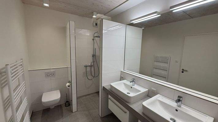 WhatsApp Image 2025-11-19 at 22.18.01(3)