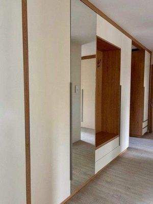 WE 04 - Flur Einbauschränke.jpg