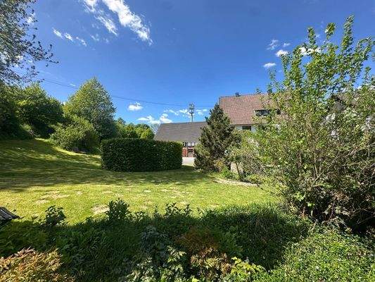 Sicht vom Garten auf die Liegenschaft Bild 2