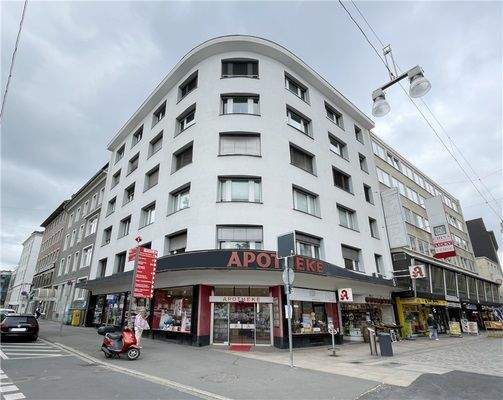 Eckfront zum Wall.jpg