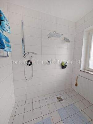 Dusche im Schwimmbadbereich