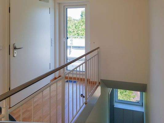 Eingangsbereich Treppe/Aufzug
