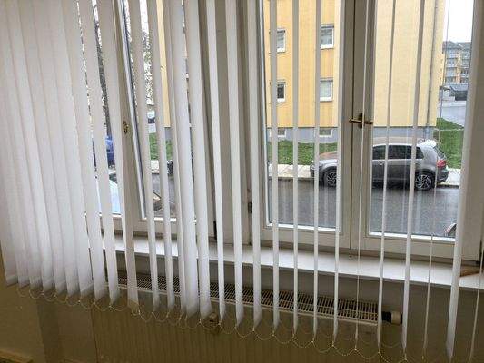 Detail Jalousien teilweise vorhanden