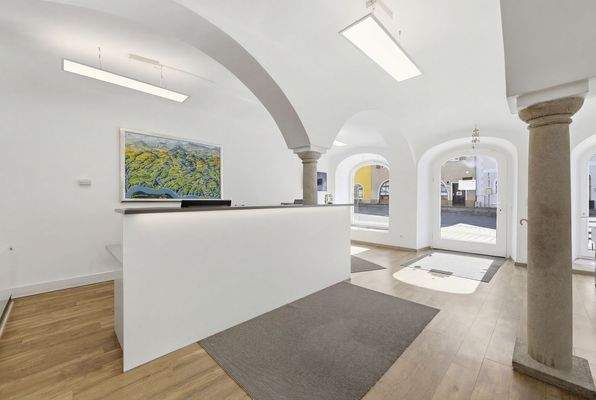 Laden-/Bürofläche im EG