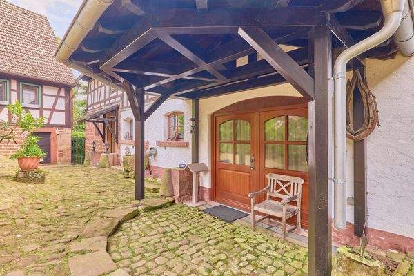 11 Eingang Nebengebäude.jpg