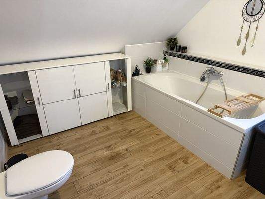 Badezimmer im Dachgeschoss