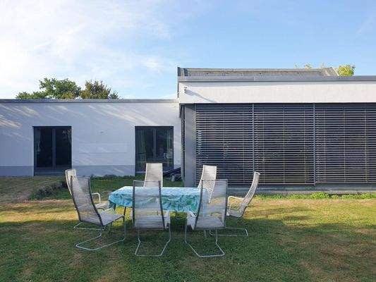 Teilansicht Garten u. Haus  (8)