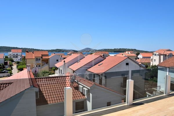 Traumhaftes Penthouse in Srima, in der Nähe von Vodice