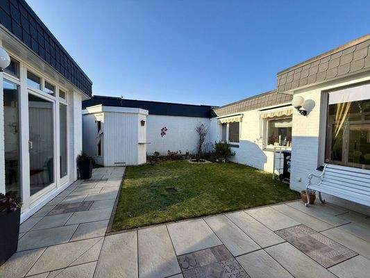 Garten- und Immobilienansicht