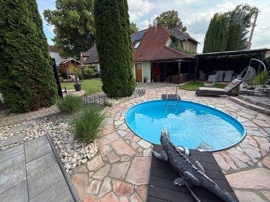 Pool 2.jpeg
