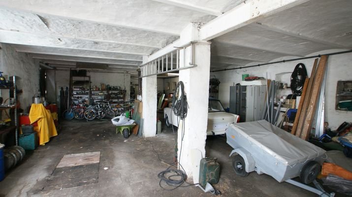 große Garage-Werkstatt.jpg
