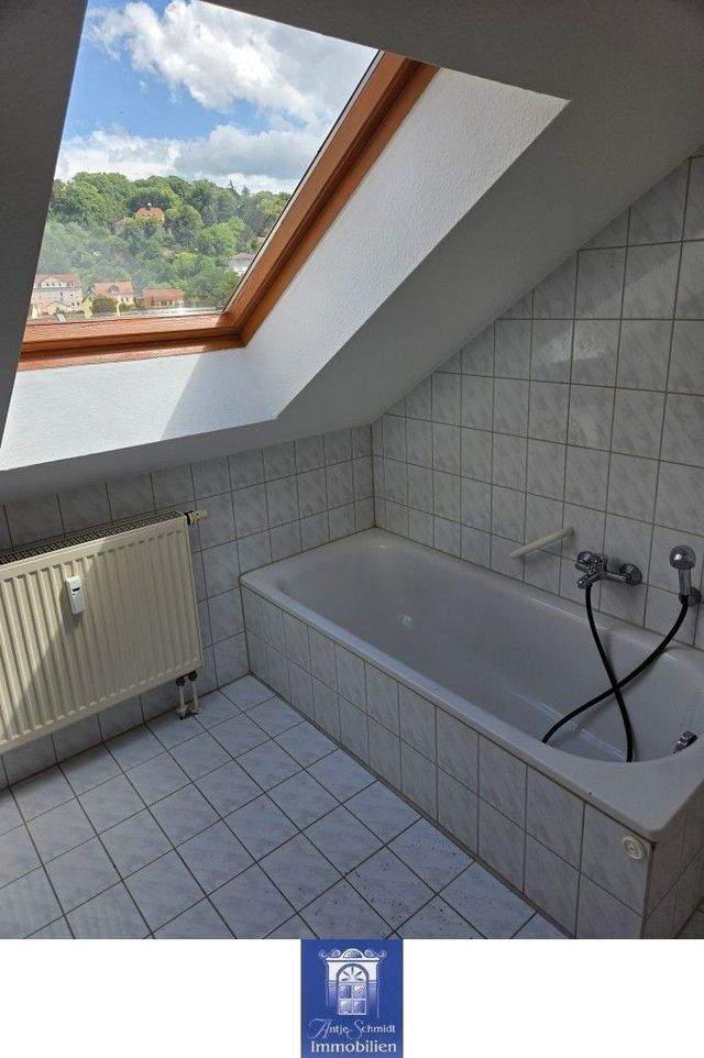 Himmlisch Wohnen unterm Dach! Tageslichtbad! - Foto 1