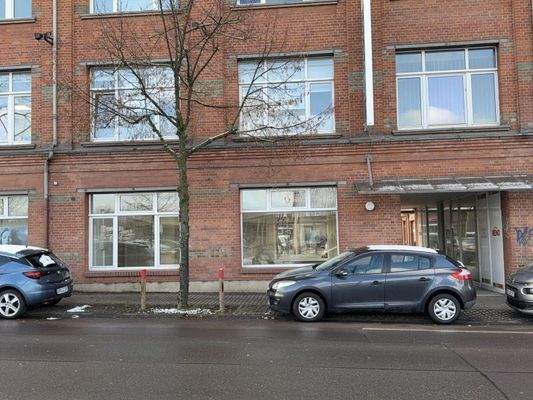 Ladenschaufenster an B247