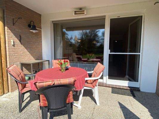 Terrasse mit Gartenblick