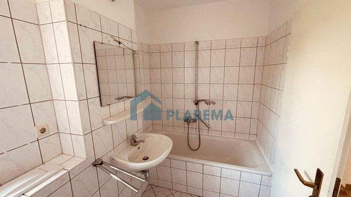 Badezimmer mit Wanne