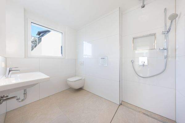 Zwei Tageslichtbäder