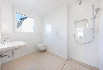 Zwei Tageslichtbäder