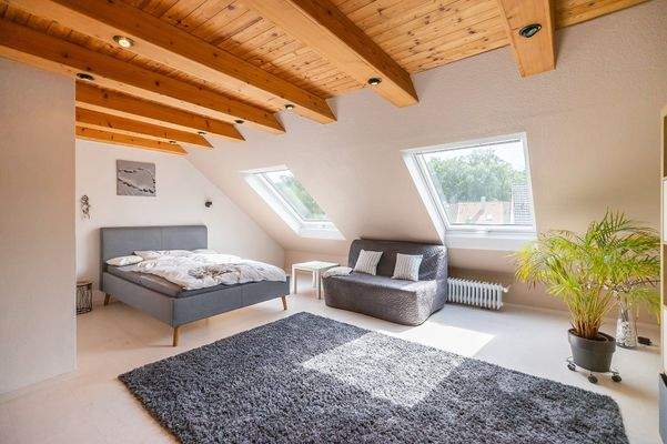 Studio im Dachgeschoss mit eigenem Badezimmer