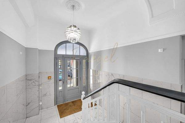 Hochwertiger Eingangsbereich