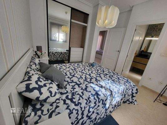 Bedroom / Dormitorio / Habitación