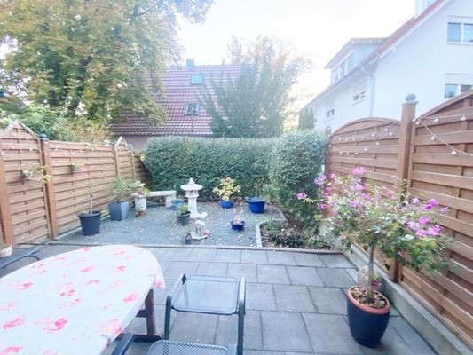 Terrasse und Garten