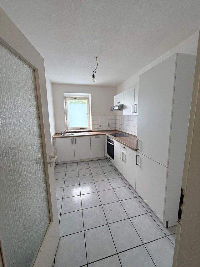 Sonnige Wohnung mit kostenloser Einbauküche in Plauen zu vermieten! - Foto 2