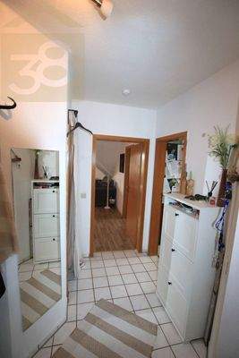 Flur - Wohnung links