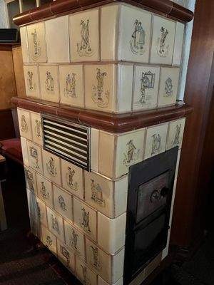 PD2817-Intern5#Blick Ofen Meißner Kacheln.jpg