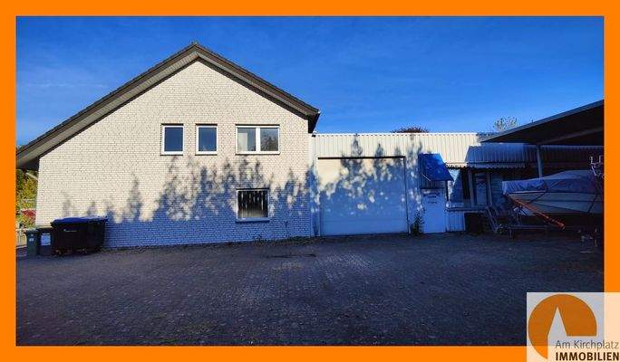 Haus mit Gewerbehalle