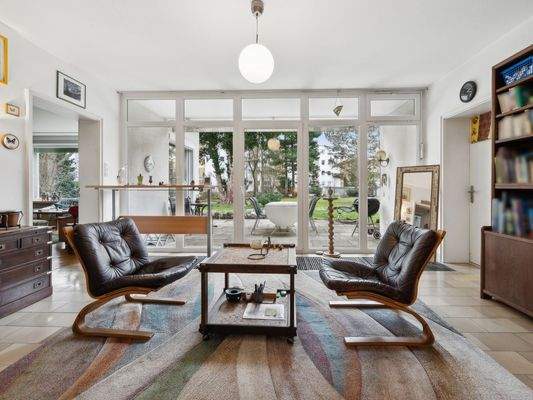 Foyer mit Gartenblick EG