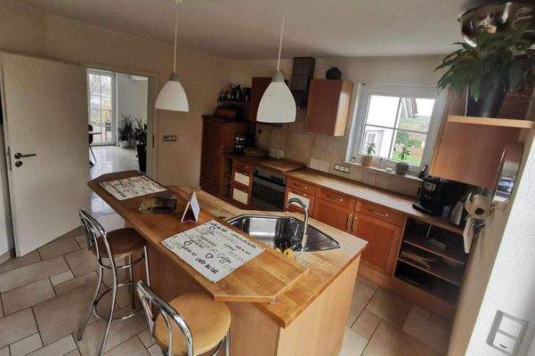 Küchenschränke aus massivem Holz; kein Furnier