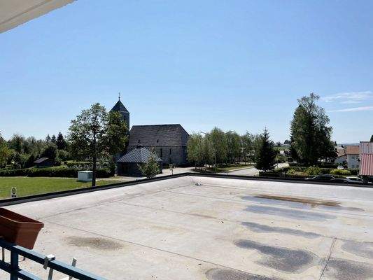 Ausblick Balkon Wohnzimmer.jpg