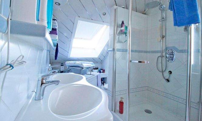 Duschbad im Dachgeschoss