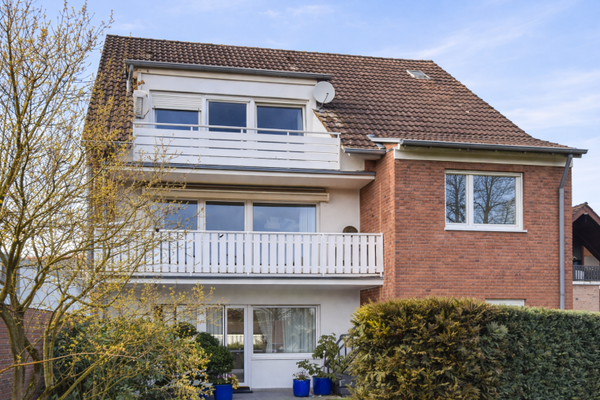 Gemütlich unter'm Dach mit sonnigem Balkon