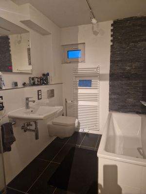 Bad mit Wanne+Dusche