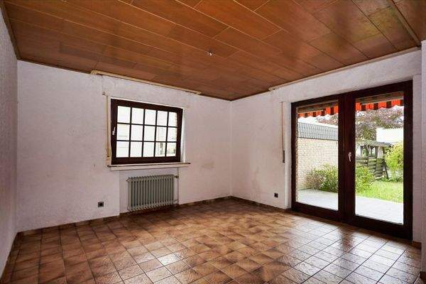 Esszimmer mit Zugang Terrasse