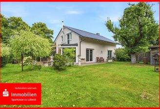 Großes Einfamilienhaus in ländlicher Idylle