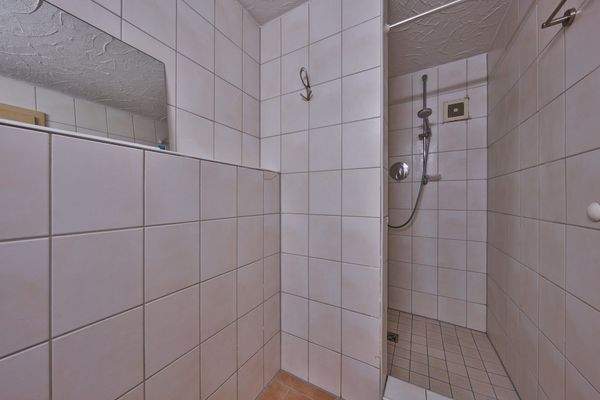 Sanitärbereich, Dusche im UG