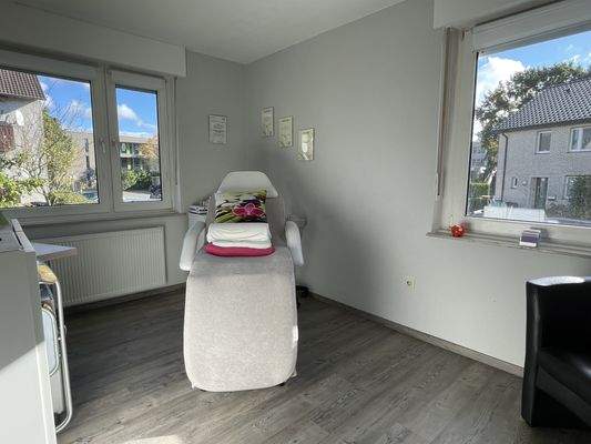 Kinder_Eltern_helles Zimmer_vi