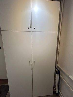 Kleiderschrank 