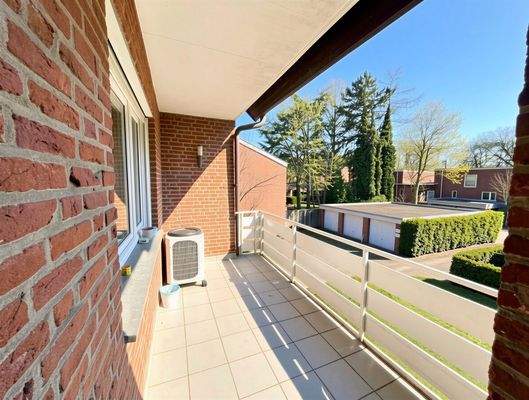 Balkon - (KI generiert)