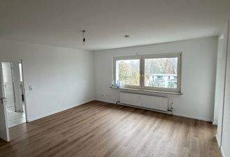 Geräumiges Wohnzimmer